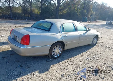 2006 Lincoln Town Car Signature z USA, uszkodzony, nr VIN 1LNHM81V96Y644084